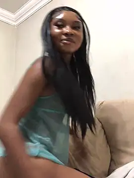 Lightskinnelle online show from 07-04-26, 10:16