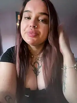 Snapshot of sabrinaslut chatting on 07-08-26, 08:24 sabrinaslut online show from 07-08-26, 08:24