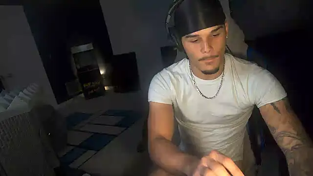 Kylewhitedgs online show from 07-05-26, 03:52