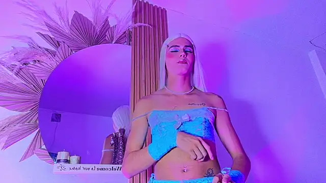 chloe thundert online show from 07-12-26, 08:27