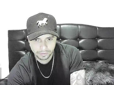 wolfgolden1 online show from 07-06-26, 12:18