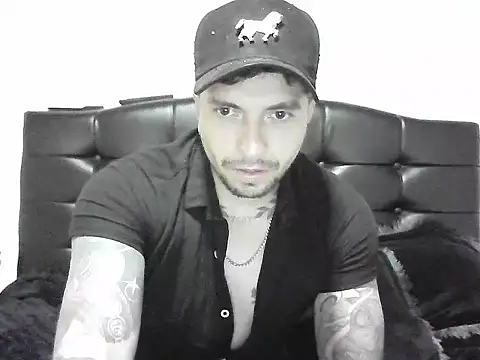 wolfgolden1 online show from 07-09-26, 01:42
