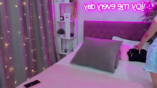 AmeliaLoversXX online show from 07-08-26, 03:11