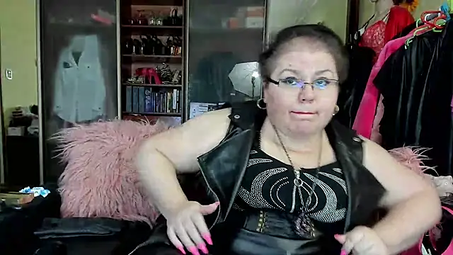 KaryQueen online show from 02-13-25, 04:11