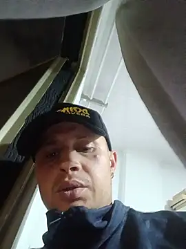 suavesito00070 online show from 07-10-26, 12:37