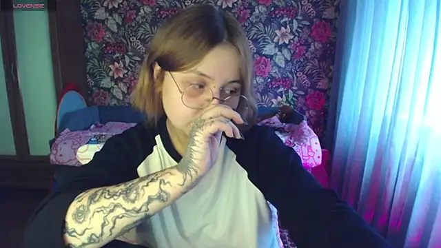 brandylamrane online show from 07-11-26, 05:54