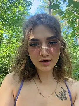 AlexandriaUrquhart online show from 07-14-26, 10:21