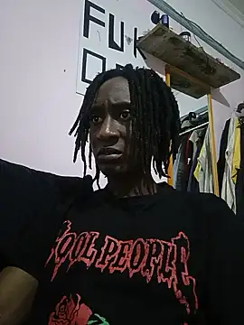 Snapshot of TryingExpiry chatting on 07-15-26, 05:29 TryingExpiry online show from 07-15-26, 05:29