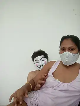 Snapshot of Indian_Coupless chatting on 07-15-26, 12:32 Indian Coupless online show from 07-15-26, 12:32