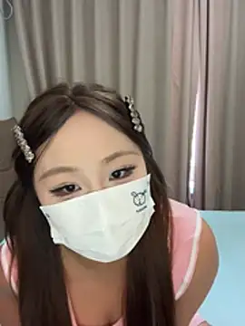 Snapshot of youyou-9999 chatting on 07-15-26, 04:18 youyou-9999 online show from 07-15-26, 04:18
