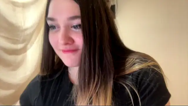 Snapshot of SweetysKittys chatting on 07-18-26, 02:32 SweetysKittys online show from 07-18-26, 02:32