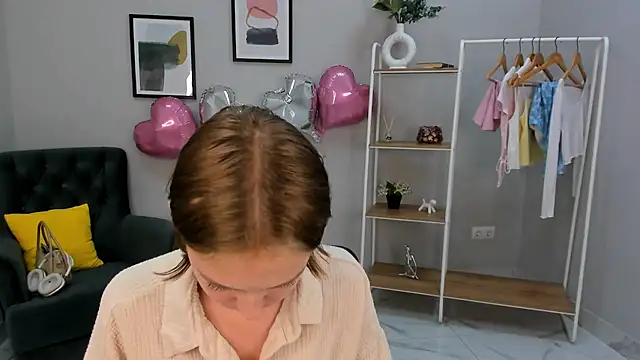 Jill Moss online show from 07-17-26, 01:40