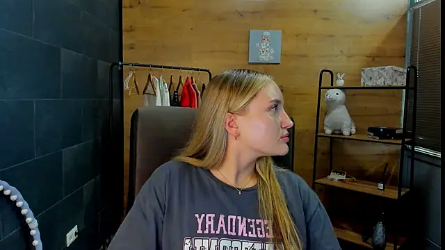 AnaaHunter online show from 07-22-26, 03:37