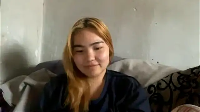 Snapshot of MollyTaken chatting on 07-23-26, 10:02 MollyTaken online show from 07-23-26, 10:02