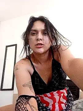Snapshot of DaisyVian444 chatting on 07-16-26, 01:50 DaisyVian444 online show from 07-16-26, 01:50