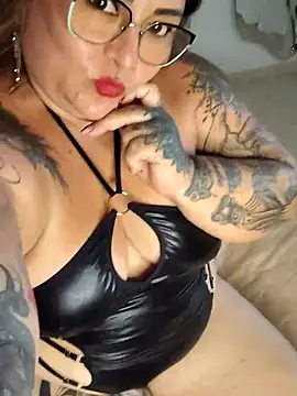 Snapshot of secretcleo chatting on 07-20-26, 04:31 secretcleo online show from 07-20-26, 04:31