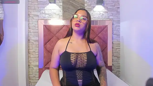 Snapshot of TaamaraSmith chatting on 07-27-26, 11:28 TaamaraSmith online show from 07-27-26, 11:28