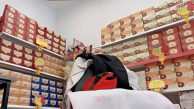 Snapshot of Katy_Bae chatting on 01-13-26, 04:18 Katy Bae online show from 01-13-26, 04:18