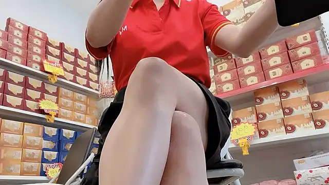 Snapshot of Katy_Bae chatting on 03-17-26, 04:17 Katy Bae online show from 03-17-26, 04:17