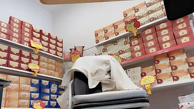 Snapshot of Katy_Bae chatting on 03-20-26, 05:01 Katy Bae online show from 03-20-26, 05:01