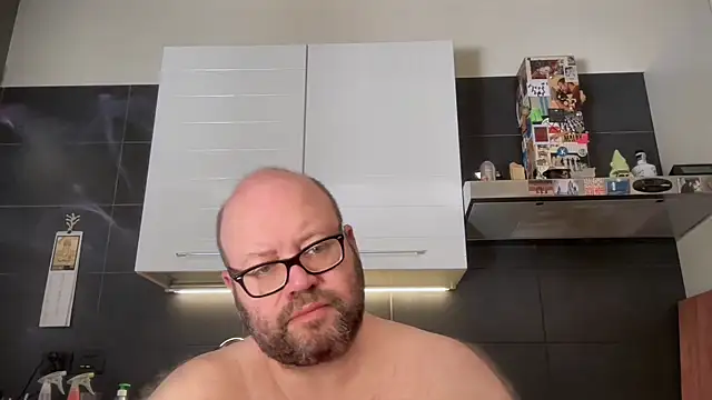 Snapshot of theitalianbear chatting on 06-15-26, 07:54 theitalianbear online show from 06-15-26, 07:54