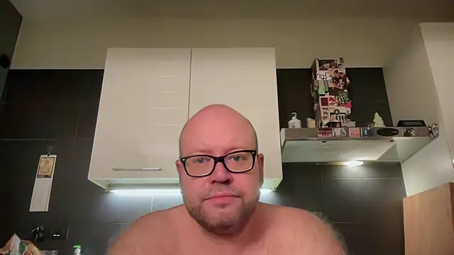 Snapshot of theitalianbear chatting on 06-29-26, 01:23 theitalianbear online show from 06-29-26, 01:23