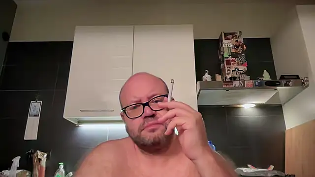 Snapshot of theitalianbear chatting on 07-07-26, 12:46 theitalianbear online show from 07-07-26, 12:46