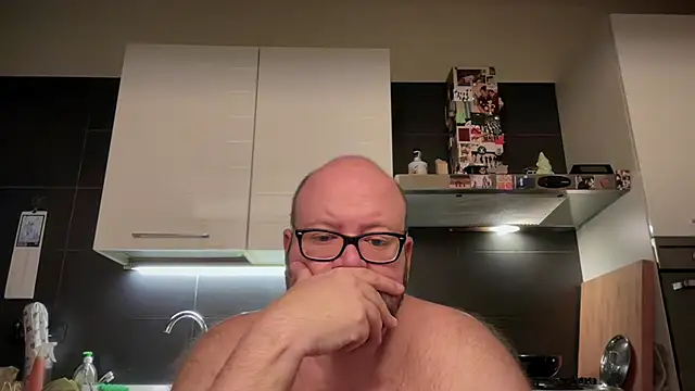 Snapshot of theitalianbear chatting on 07-10-26, 03:00 theitalianbear online show from 07-10-26, 03:00