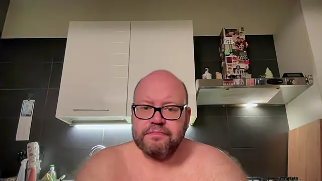 Snapshot of theitalianbear chatting on 07-13-26, 02:25 theitalianbear online show from 07-13-26, 02:25