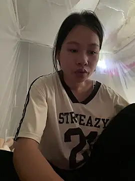 Snapshot of -vinoi- chatting on 07-31-26, 08:03 -vinoi- online show from 07-31-26, 08:03