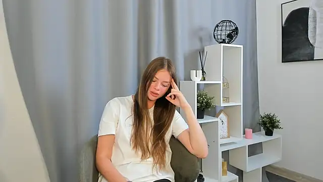 DarcieTegenkamp online show from 08-01-26, 12:04