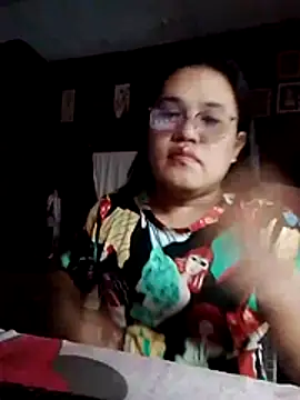 Snapshot of Andrea0414 chatting on 08-01-26, 08:57 Andrea0414 online show from 08-01-26, 08:57
