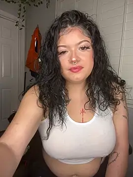 Snapshot of WeluvyouKarma chatting on 08-03-26, 05:17 WeluvyouKarma online show from 08-03-26, 05:17