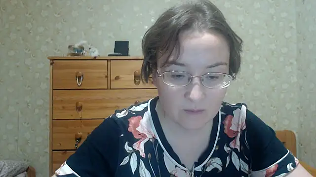 Snapshot of Smart_Rose chatting on 04-18-26, 09:04 Smart Rose online show from 04-18-26, 09:04