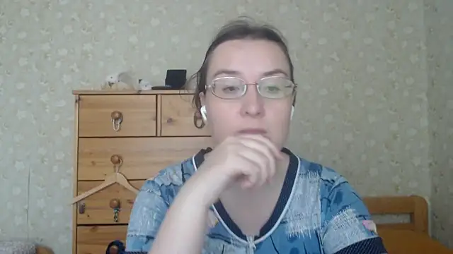 Snapshot of Smart_Rose chatting on 04-24-26, 02:41 Smart Rose online show from 04-24-26, 02:41