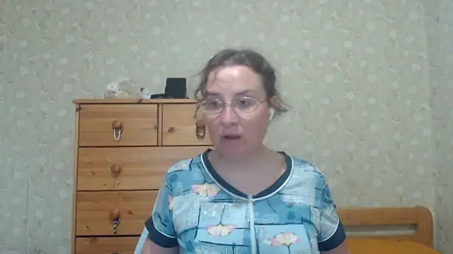 Snapshot of Smart_Rose chatting on 05-08-26, 04:34 Smart Rose online show from 05-08-26, 04:34