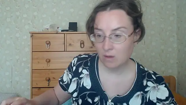 Snapshot of Smart_Rose chatting on 05-09-26, 02:22 Smart Rose online show from 05-09-26, 02:22