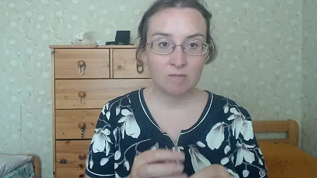 Snapshot of Smart_Rose chatting on 05-10-26, 11:37 Smart Rose online show from 05-10-26, 11:37