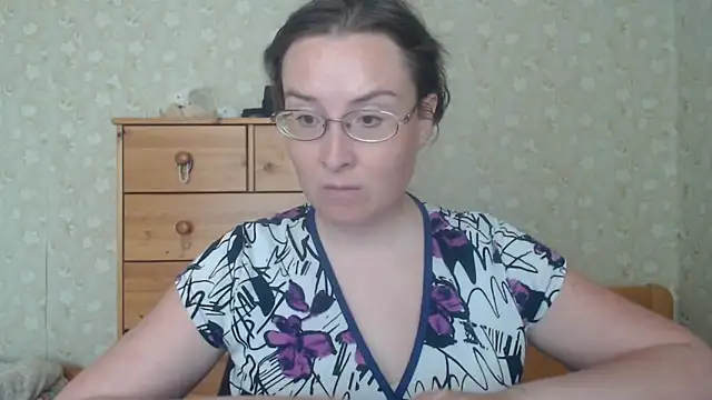 Snapshot of Smart_Rose chatting on 05-12-26, 02:14 Smart Rose online show from 05-12-26, 02:14