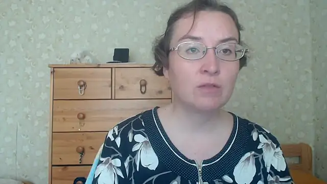 Snapshot of Smart_Rose chatting on 05-18-26, 02:34 Smart Rose online show from 05-18-26, 02:34