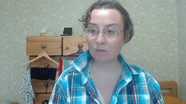 Snapshot of Smart_Rose chatting on 05-21-26, 04:14 Smart Rose online show from 05-21-26, 04:14