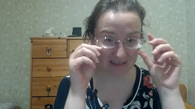 Snapshot of Smart_Rose chatting on 05-27-26, 05:54 Smart Rose online show from 05-27-26, 05:54