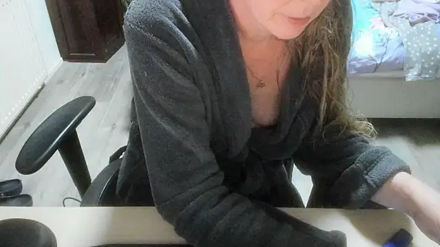 minoesje37 online show from 01-08-26, 08:44