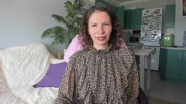 ChristinaGlory online show from 06-19-26, 07:01