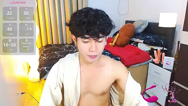 Snapshot of WildestTwink chatting on 03-16-26, 04:33 WildestTwink online show from 03-16-26, 04:33