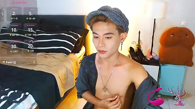 Snapshot of WildestTwink chatting on 06-19-26, 01:37 WildestTwink online show from 06-19-26, 01:37
