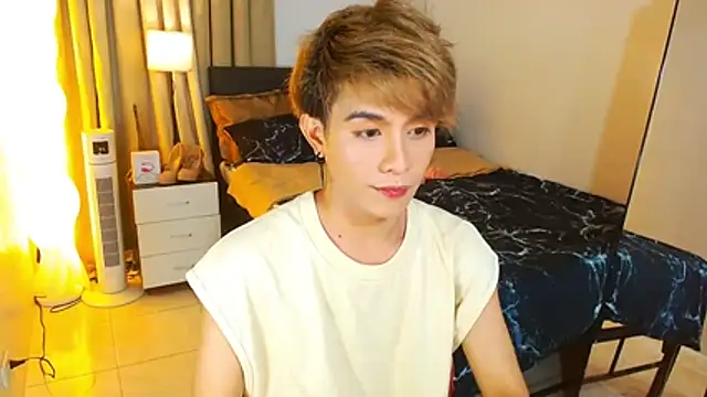 Snapshot of WildestTwink chatting on 07-14-26, 01:17 WildestTwink online show from 07-14-26, 01:17