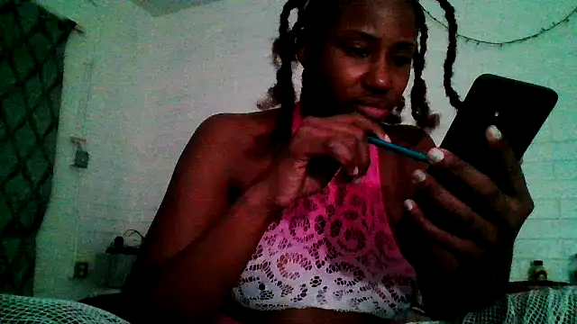 Xochillovemoney2 online show from 03-10-25, 08:15