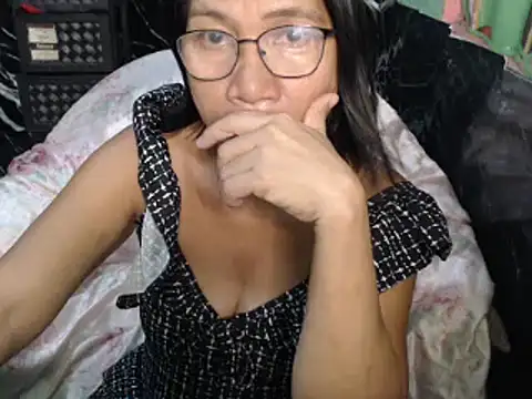 ASIANDOLLY4U online show from 04-16-26, 10:56
