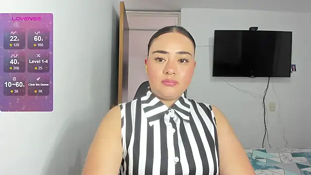 Snapshot of ReyleDoll chatting on 07-15-26, 07:08 ReyleDoll online show from 07-15-26, 07:08